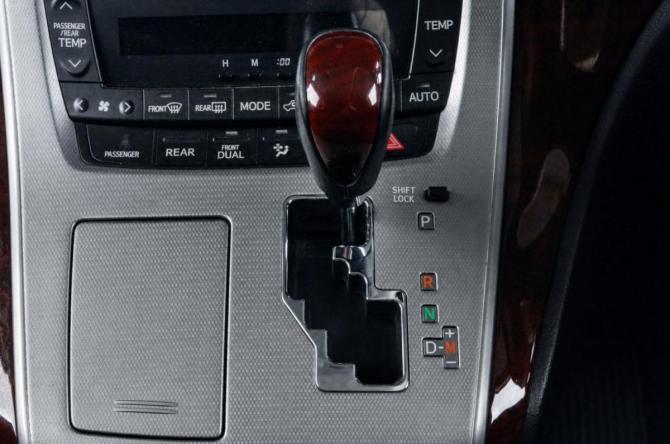Toyota Alphard II с пробегом 2010 года, цена 2 200 000 рублей, 171000 км, минивэн, Автокод Объявления