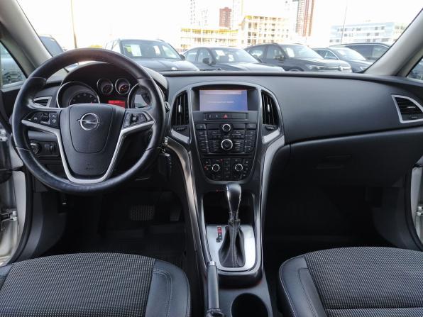 Opel Astra J Рестайлинг с пробегом 2012 года, цена 800 000 рублей, 138503 км, хэтчбек, Автокод Объявления