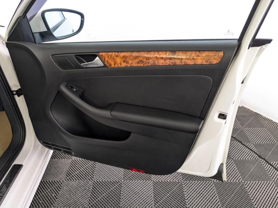 Volkswagen Jetta VI Москва  - изображение 25