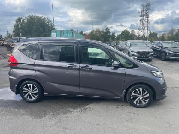 Honda Freed II с пробегом 2018 года, цена 1 689 000 рублей, 63000 км, компактвэн, Автокод Объявления