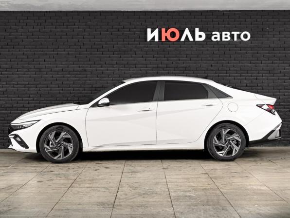 Hyundai Elantra VII (CN7) Рестайлинг с пробегом 2024 года, цена 3 140 000 рублей, 5919 км, седан, Автокод Объявления