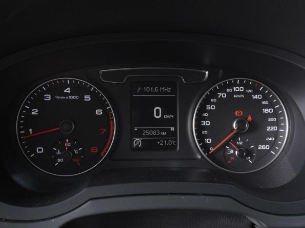 Audi Q3 I (8U) Рестайлинг с пробегом 2016 года, цена 2 389 000 рублей, 123818 км, внедорожник, Автокод Объявления