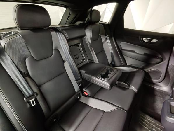 Volvo XC60 II Рестайлинг с пробегом 2025 года, цена 5 800 000 рублей, 4938 км, внедорожник, Автокод Объявления
