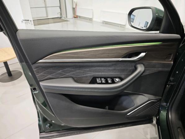 Geely Monjaro I с пробегом 2025 года, цена 4 499 000 рублей, 1600 км, внедорожник, Автокод Объявления