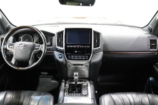 Toyota Land Cruiser 200 Series Рестайлинг 2 с пробегом 2019 года, цена 7 370 000 рублей, 220610 км, внедорожник, Автокод Объявления
