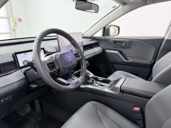 Toyota RAV4 VI (XA60) с пробегом 2026 года, цена 4 550 000 рублей, 35 км, внедорожник, Автокод Объявления