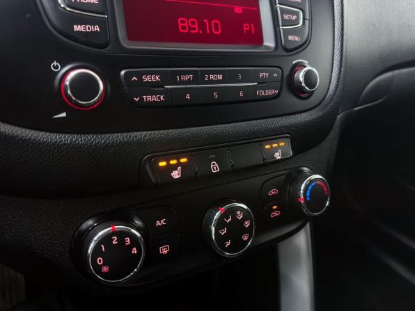 Kia Ceed II с пробегом 2014 года, цена 1 030 000 рублей, 128582 км, хэтчбек, Автокод Объявления