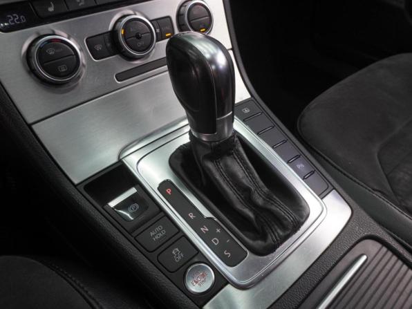 Volkswagen Passat B7 с пробегом 2012 года, цена 1 272 000 рублей, 277963 км, седан, Автокод Объявления