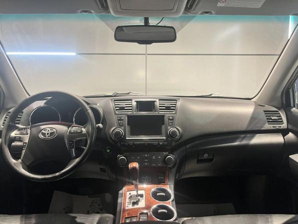 Toyota Highlander II (XU40) Рестайлинг с пробегом 2010 года, цена 2 013 000 рублей, 277000 км, внедорожник, Автокод Объявления
