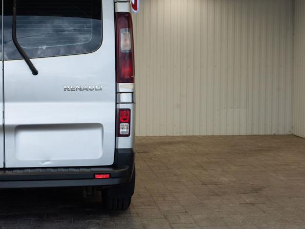 Renault Trafic III с пробегом 2015 года, цена 2 000 000 рублей, 143806 км, минивэн, Автокод Объявления
