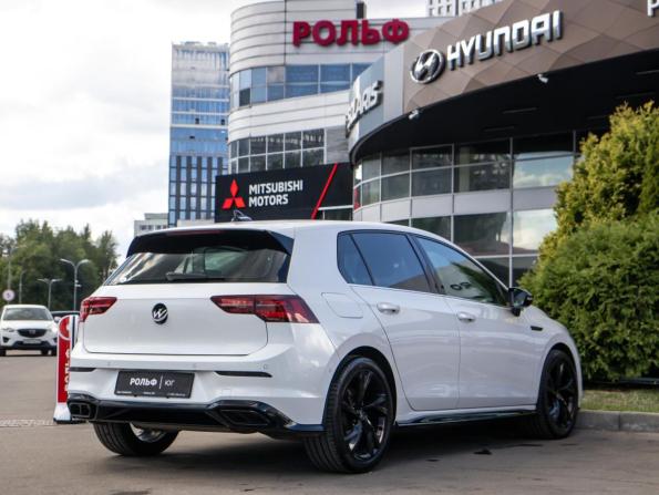Volkswagen Golf VIII с пробегом 2022 года, цена 2 488 000 рублей, 52523 км, хэтчбек, Автокод Объявления