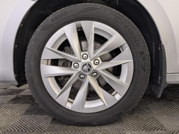 Skoda Octavia IV (A8) с пробегом 2021 года, цена 2 120 000 рублей, 145049 км, лифтбек, Автокод Объявления