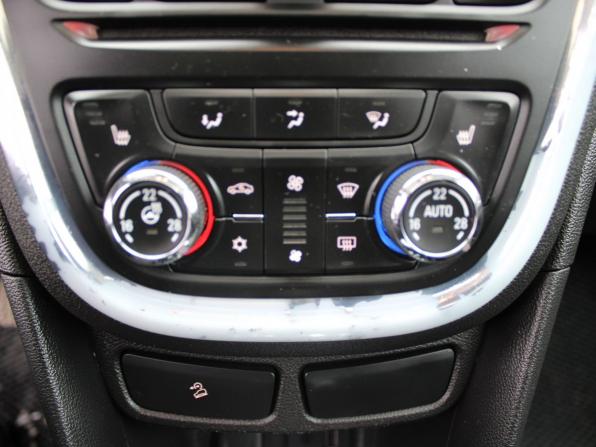 Opel Mokka I с пробегом 2013 года, цена 929 000 рублей, 144604 км, внедорожник, Автокод Объявления