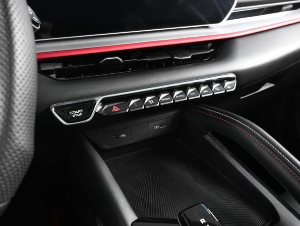 Geely Coolray I Рестайлинг с пробегом 2023 года, цена 2 199 000 рублей, 28273 км, внедорожник, Автокод Объявления