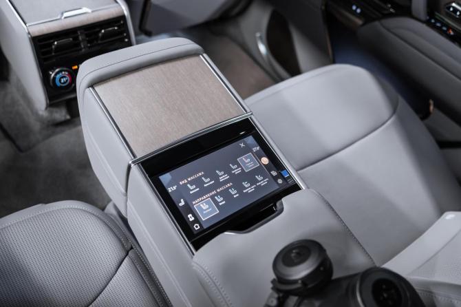 Новый Land Rover Range Rover V 2025 года, цена 35 500 000 рублей, внедорожник, Автокод Объявления