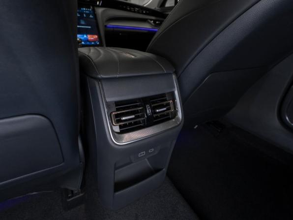 Hongqi H5 II с пробегом 2024 года, цена 3 600 000 рублей, 9300 км, седан, Автокод Объявления
