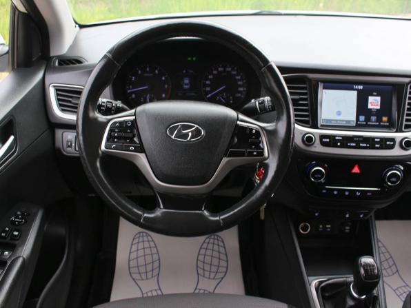 Hyundai Solaris II с пробегом 2018 года, цена 1 252 000 рублей, 120997 км, седан, Автокод Объявления