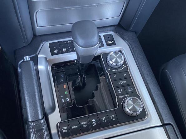 Toyota Land Cruiser 200 Series Рестайлинг 2 с пробегом 2018 года, цена 7 549 000 рублей, 228077 км, внедорожник, Автокод Объявления