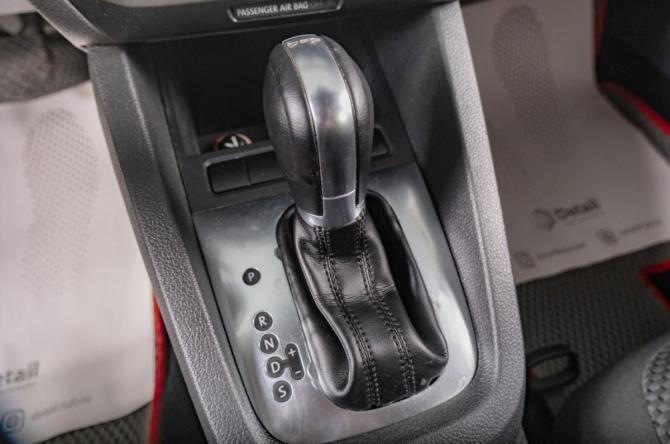 Volkswagen Jetta VI с пробегом 2013 года, цена 939 000 рублей, 294000 км, седан, Автокод Объявления