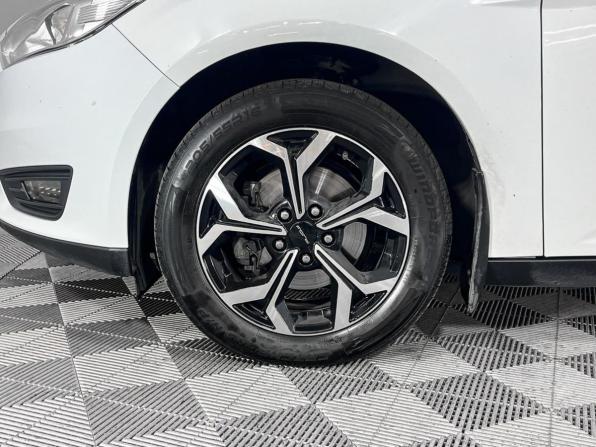 Ford Focus III Рестайлинг с пробегом 2016 года, цена 893 000 рублей, 145577 км, хэтчбек, Автокод Объявления
