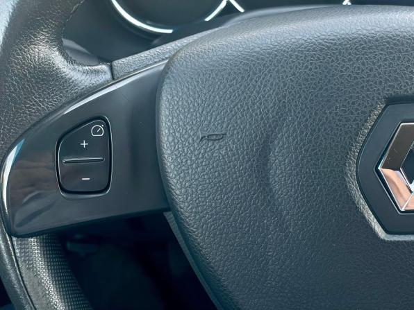 Renault Logan II с пробегом 2018 года, цена 930 000 рублей, 83811 км, седан, Автокод Объявления