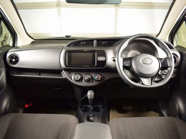 Toyota Vitz III (XP130) Рестайлинг 2 с пробегом 2017 года, цена 1 199 997 рублей, 62540 км, хэтчбек, Автокод Объявления