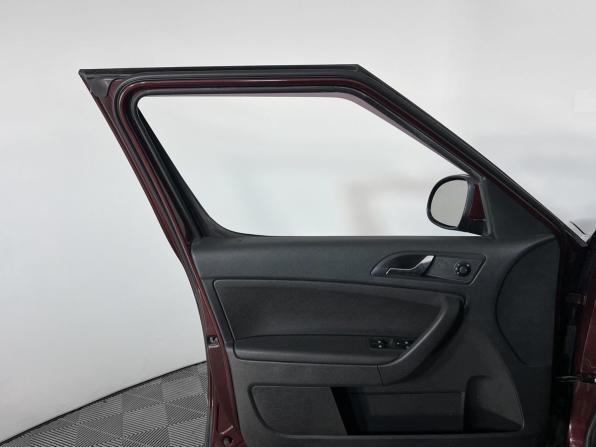 Skoda Yeti I с пробегом 2012 года, цена 899 000 рублей, 153792 км, внедорожник, Автокод Объявления