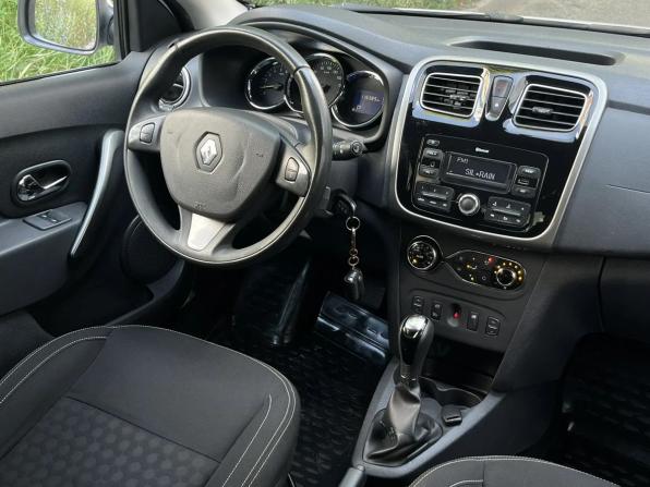 Renault Sandero II с пробегом 2017 года, цена 948 000 рублей, 115331 км, хэтчбек, Автокод Объявления