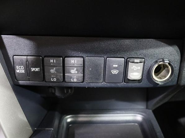 Toyota RAV4 IV (XA40) Рестайлинг с пробегом 2015 года, цена 2 450 000 рублей, 133613 км, внедорожник, Автокод Объявления