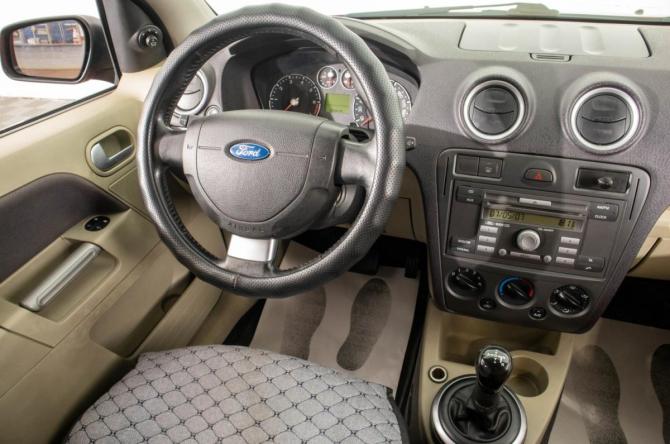 Ford Fusion I Рестайлинг с пробегом 2007 года, цена 389 000 рублей, 178000 км, хэтчбек, Автокод Объявления