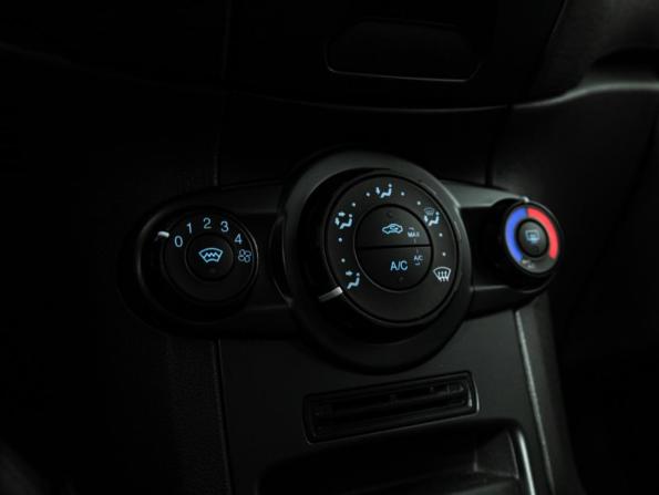 Ford Fiesta Mk6 Рестайлинг с пробегом 2018 года, цена 1 079 700 рублей, 76036 км, хэтчбек, Автокод Объявления