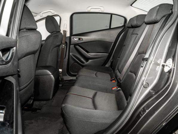 Mazda Axela III Рестайлинг с пробегом 2017 года, цена 1 330 000 рублей, 121461 км, седан, Автокод Объявления