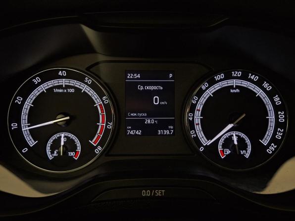 Skoda Karoq I с пробегом 2022 года, цена 2 599 000 рублей, 74740 км, внедорожник, Автокод Объявления