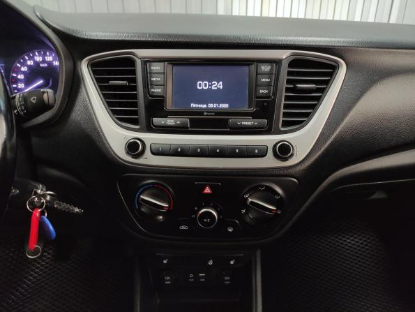 Hyundai Solaris II с пробегом 2018 года, цена 1 180 000 рублей, 86818 км, седан, Автокод Объявления