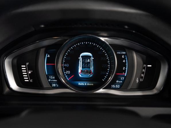 Volvo V60 I Рестайлинг с пробегом 2013 года, цена 1 300 000 рублей, 70000 км, универсал, Автокод Объявления