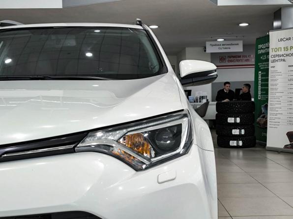 Toyota RAV4 IV (XA40) Рестайлинг с пробегом 2017 года, цена 2 099 000 рублей, 177901 км, внедорожник, Автокод Объявления