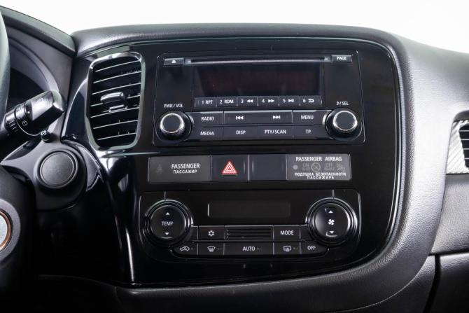 Mitsubishi Outlander III Рестайлинг 2 с пробегом 2017 года, цена 1 859 000 рублей, 200125 км, внедорожник, Автокод Объявления