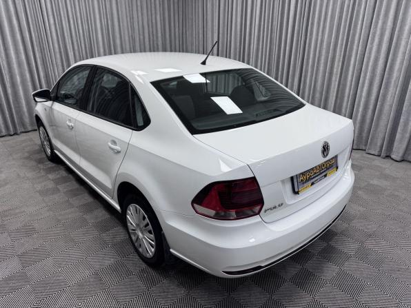 Volkswagen Polo V Рестайлинг с пробегом 2016 года, цена 1 049 000 рублей, 92211 км, седан, Автокод Объявления