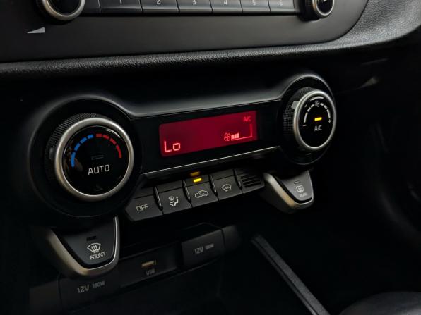 Kia Rio IV Рестайлинг с пробегом 2021 года, цена 1 700 000 рублей, 112810 км, хэтчбек, Автокод Объявления
