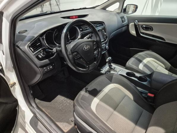 Kia Ceed II Рестайлинг с пробегом 2017 года, цена 1 199 000 рублей, 149733 км, хэтчбек, Автокод Объявления