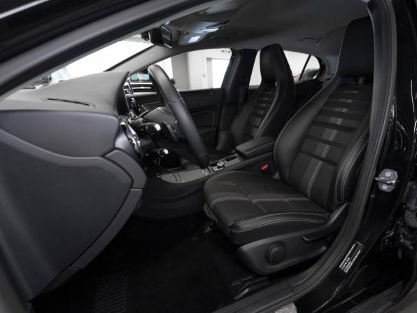 Mercedes-Benz GLA I (X156) Рестайлинг с пробегом 2018 года, цена 2 670 000 рублей, 67656 км, внедорожник, Автокод Объявления