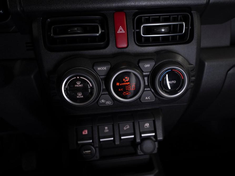 Suzuki Jimny IV Москва  - изображение 14