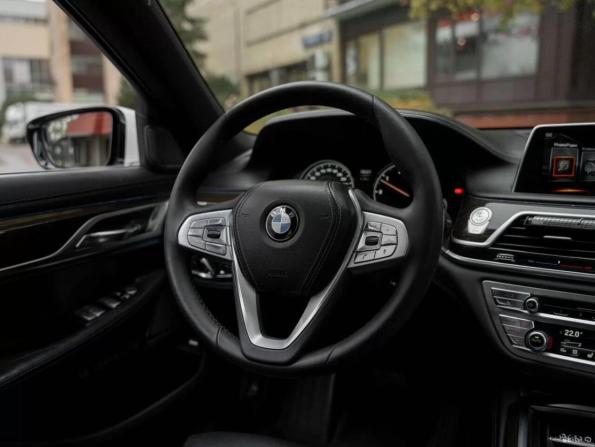 BMW 7 серии VI (G11/G12) с пробегом 2016 года, цена 3 340 000 рублей, 258000 км, седан, Автокод Объявления