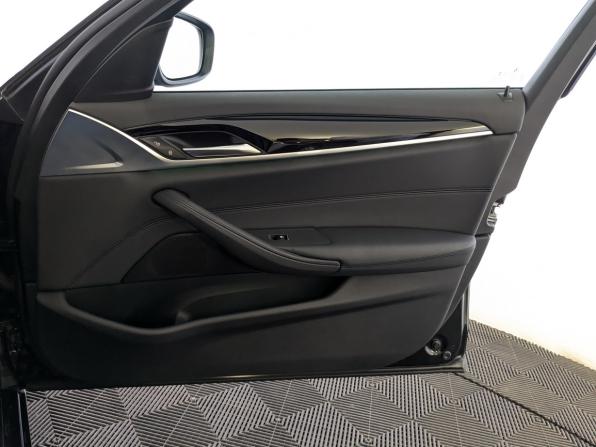 BMW 5 серии VII (G30/G31/G38) с пробегом 2019 года, цена 3 590 000 рублей, 89425 км, седан, Автокод Объявления