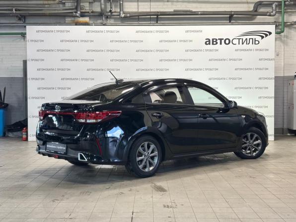 Kia Rio IV Рестайлинг с пробегом 2020 года, цена 1 399 000 рублей, 137000 км, седан, Автокод Объявления