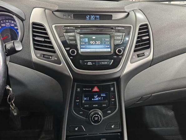 Hyundai Elantra V (MD) Рестайлинг с пробегом 2014 года, цена 950 000 рублей, 250000 км, седан, Автокод Объявления