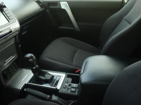 Toyota Land Cruiser Prado 150 Series Рестайлинг 2 с пробегом 2019 года, цена 5 135 000 рублей, 67000 км, внедорожник, Автокод Объявления
