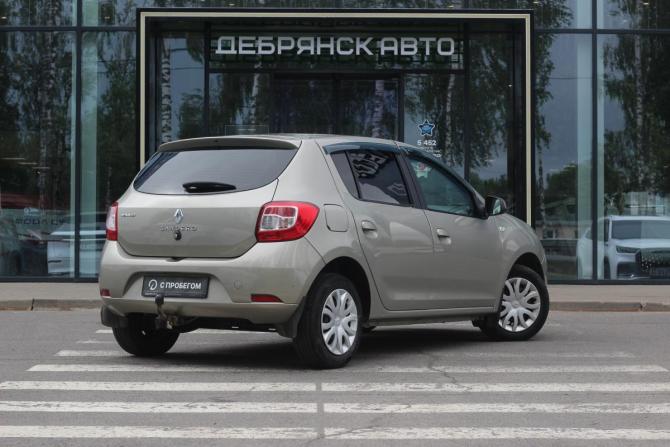 Renault Sandero II с пробегом 2015 года, цена 825 000 рублей, 142860 км, хэтчбек, Автокод Объявления