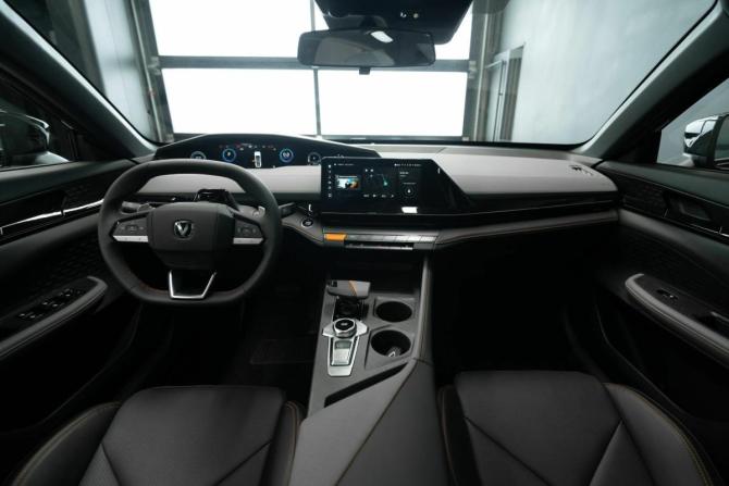 Новый Changan UNI-V I 2024 года, цена 3 329 900 рублей, лифтбек, Автокод Объявления