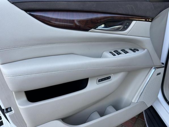 Cadillac Escalade IV с пробегом 2016 года, цена 4 499 990 рублей, 148000 км, внедорожник, Автокод Объявления